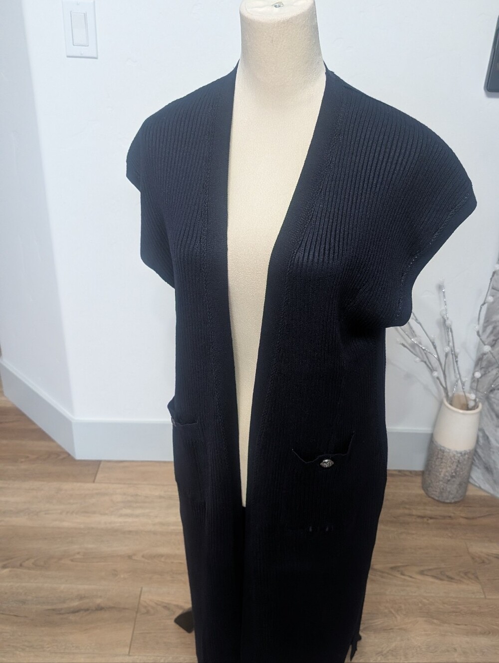 Elie Tahari Black Sleeveless Open-Front Knit Cardigan Vest